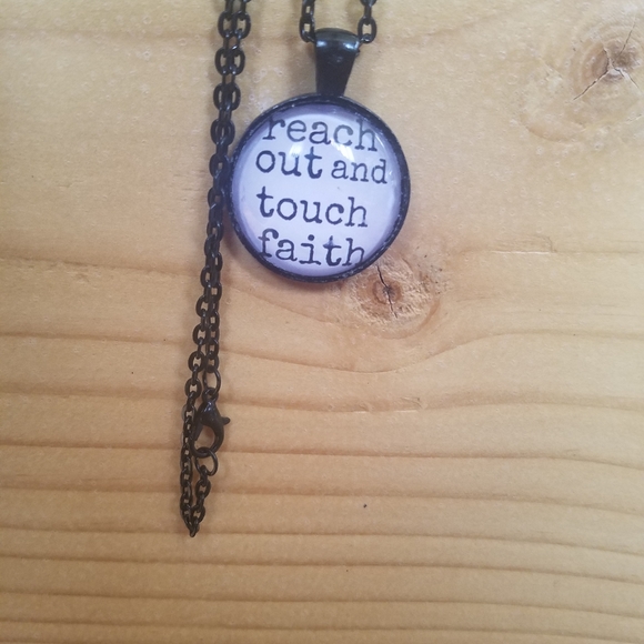 Reach out touch faith necklace - Picture 3 of 4